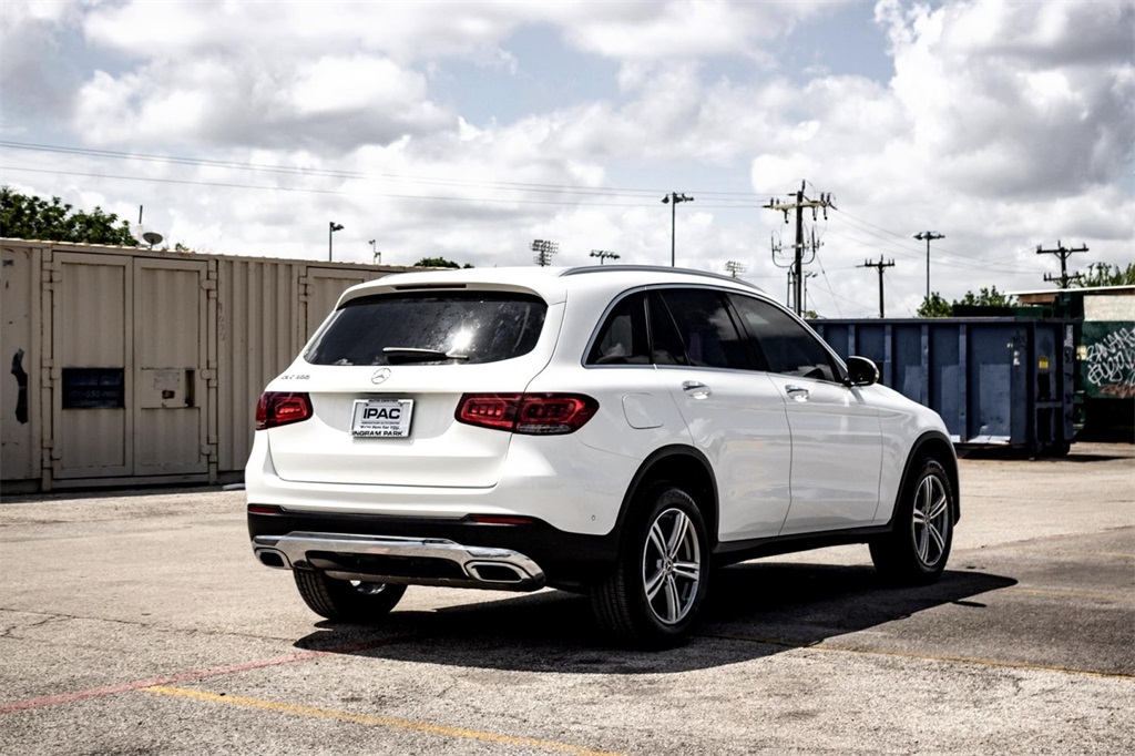 2022 Mercedes Benz GLC 300 photo 4