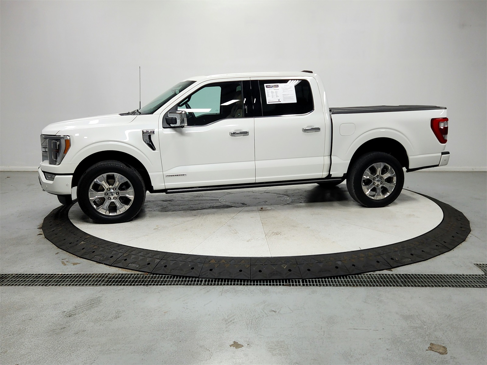 2022 Ford F-150 Platinum photo 4