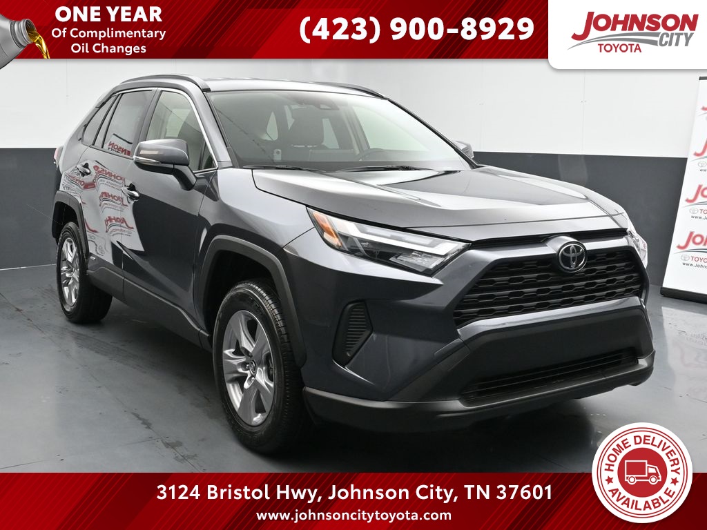 2025 Toyota RAV4 XLE's photo