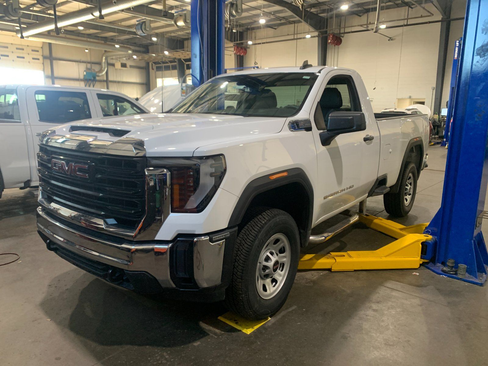 2024 Gmc Sierra Pro photo 3