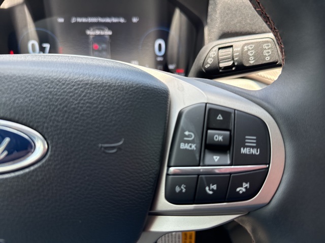 2025 Ford Explorer photo 32