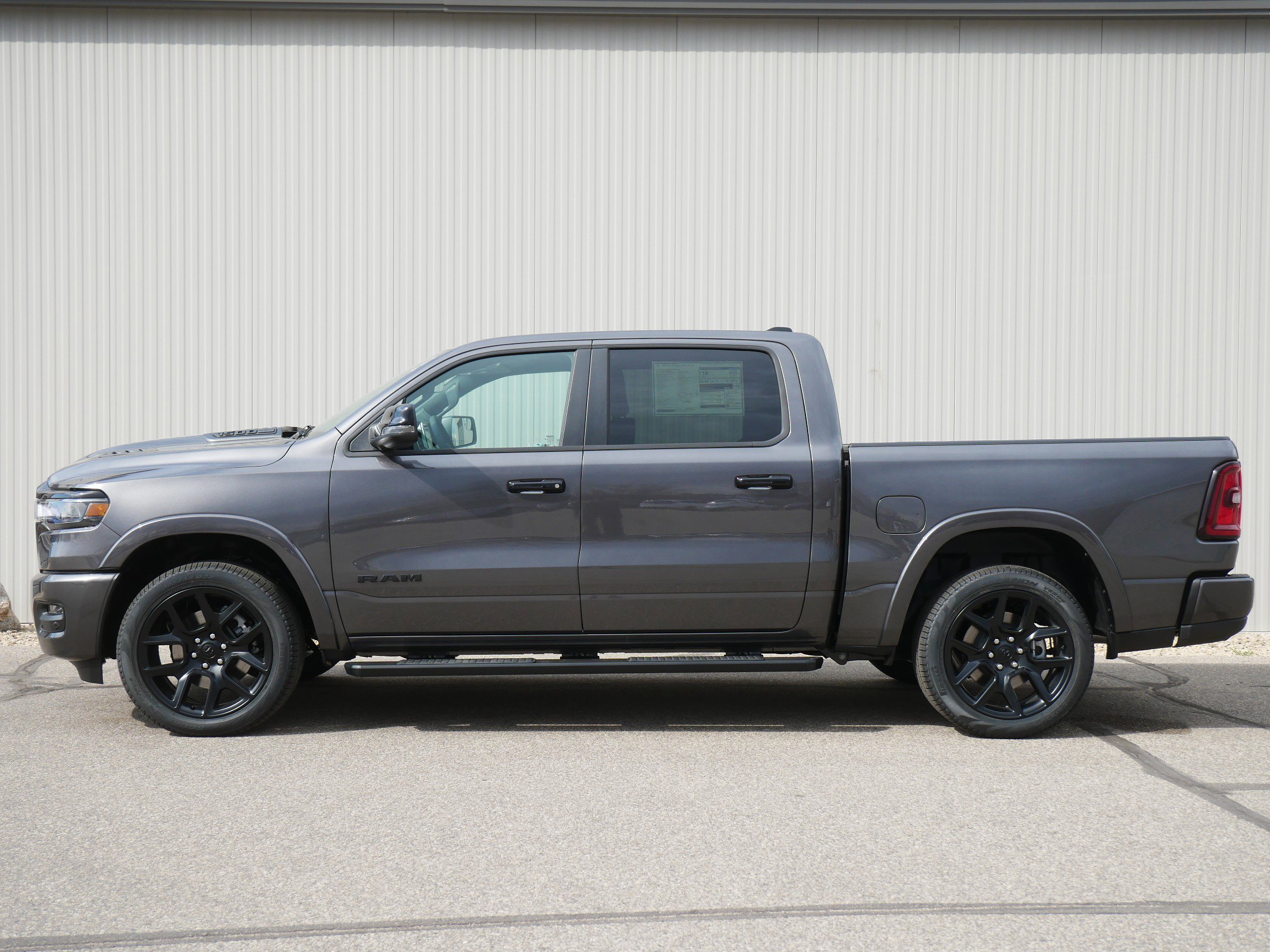 2025 Ram 1500 Laramie photo 2