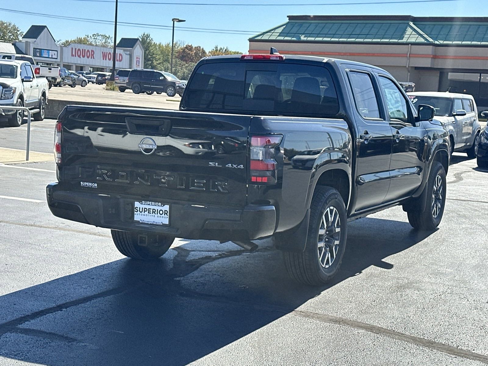 2025 Nissan Frontier Crew Cab SL photo 2