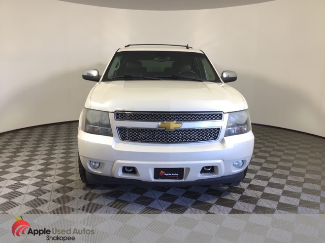 2011 Chevrolet Tahoe LTZ photo 2