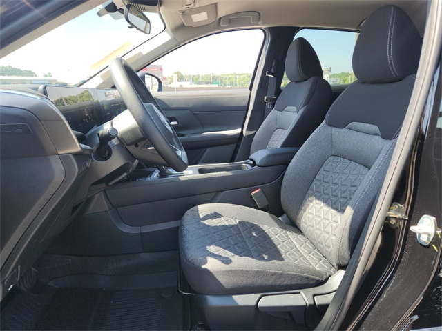 2025 Nissan Kicks SV photo 3