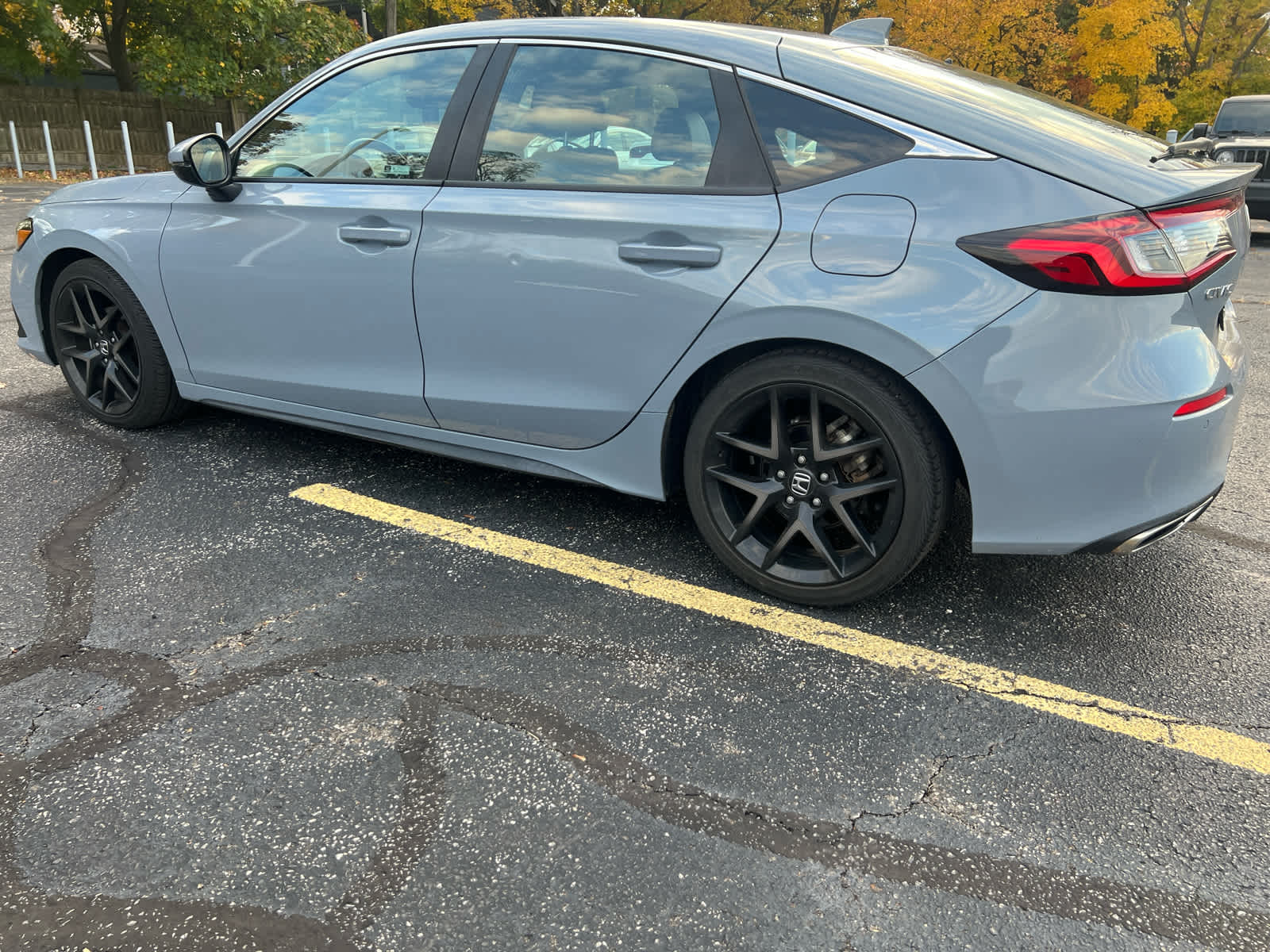 2022 Honda Civic Hatchback Sport Touring photo 4