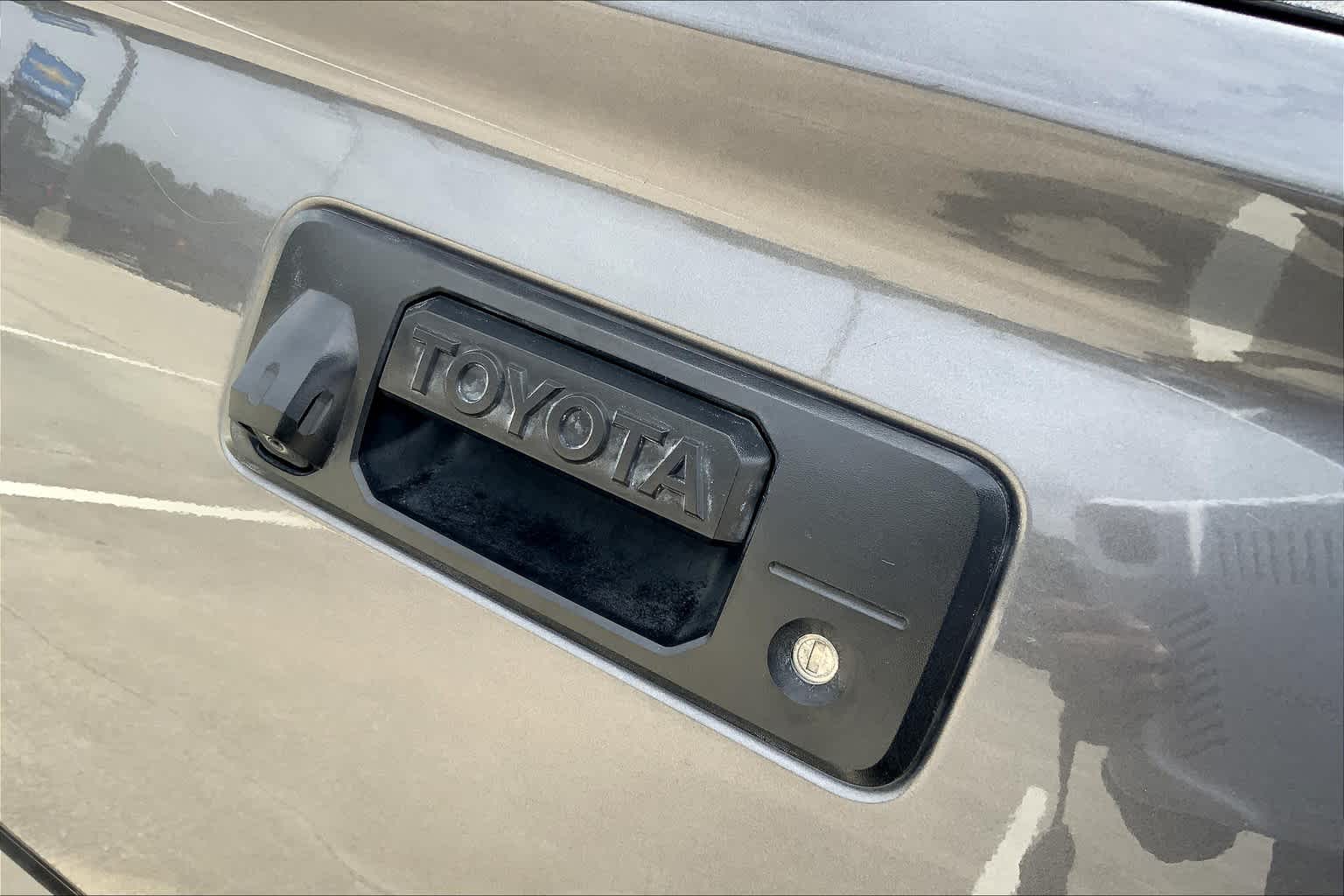2014 Toyota Tundra Limited photo 25
