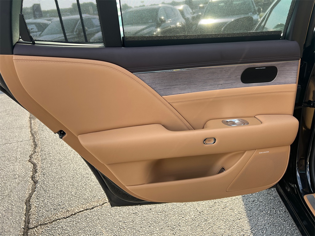 2025 Genesis G90 3.5T photo 22