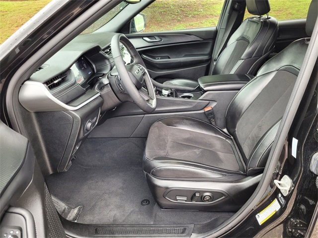 2024 Jeep Grand Cherokee Altitude photo 13