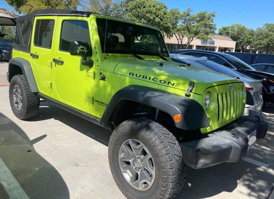 2016 Jeep Wrangler Unlimited Rubicon photo 2