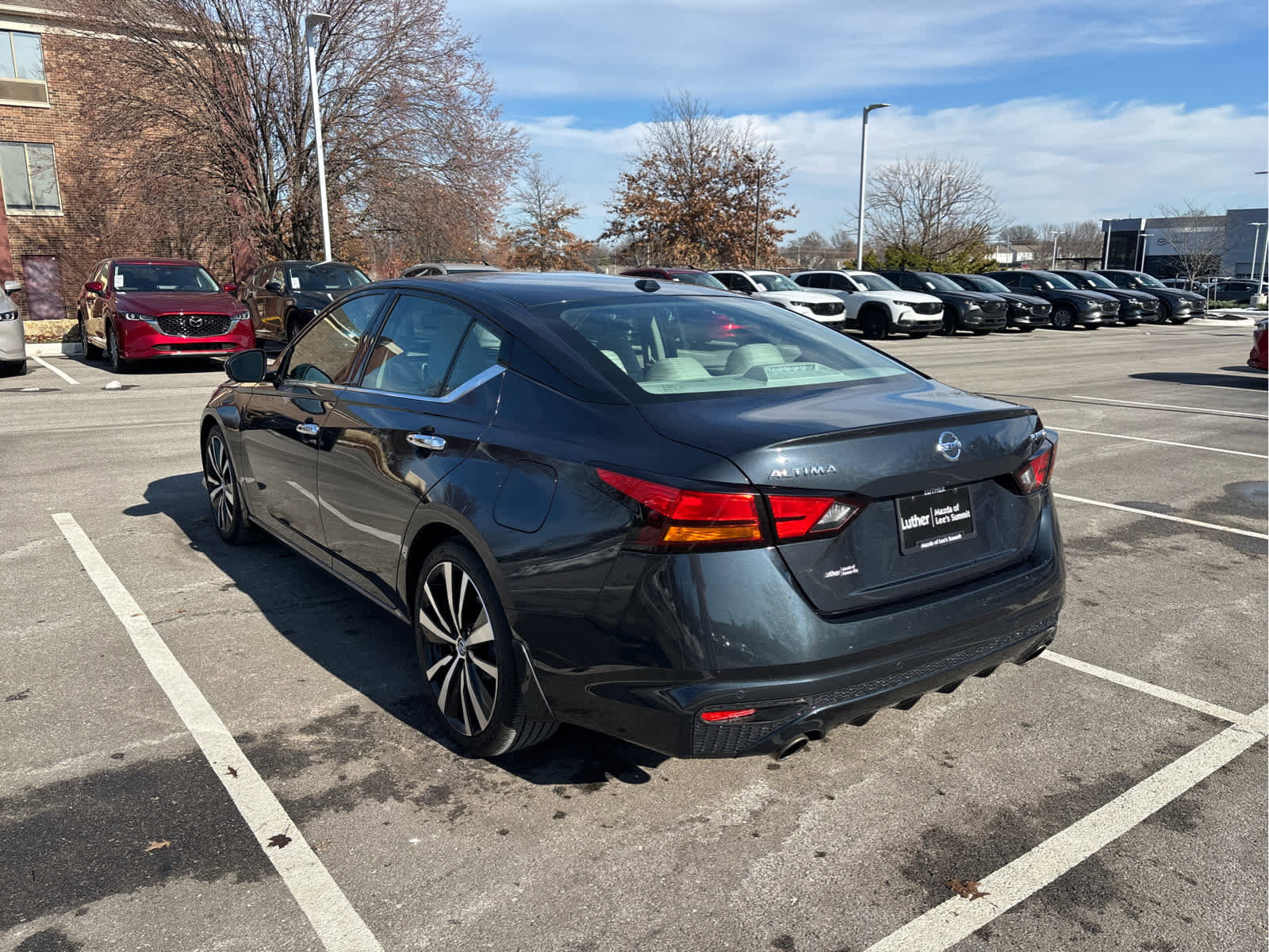 2020 Nissan Altima 2.5 Platinum photo 2