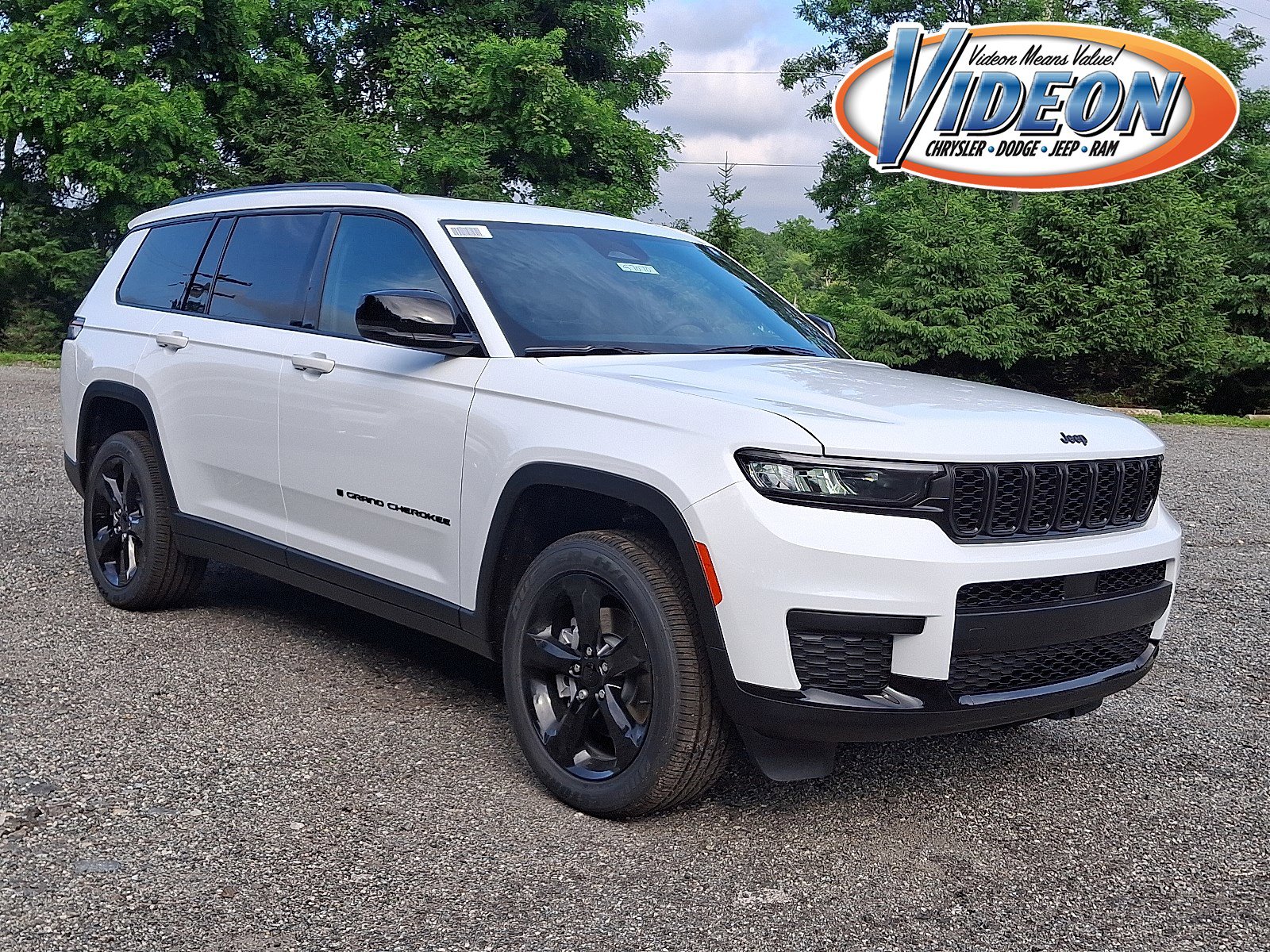 2025 Jeep Grand Cherokee L Altitude's photo