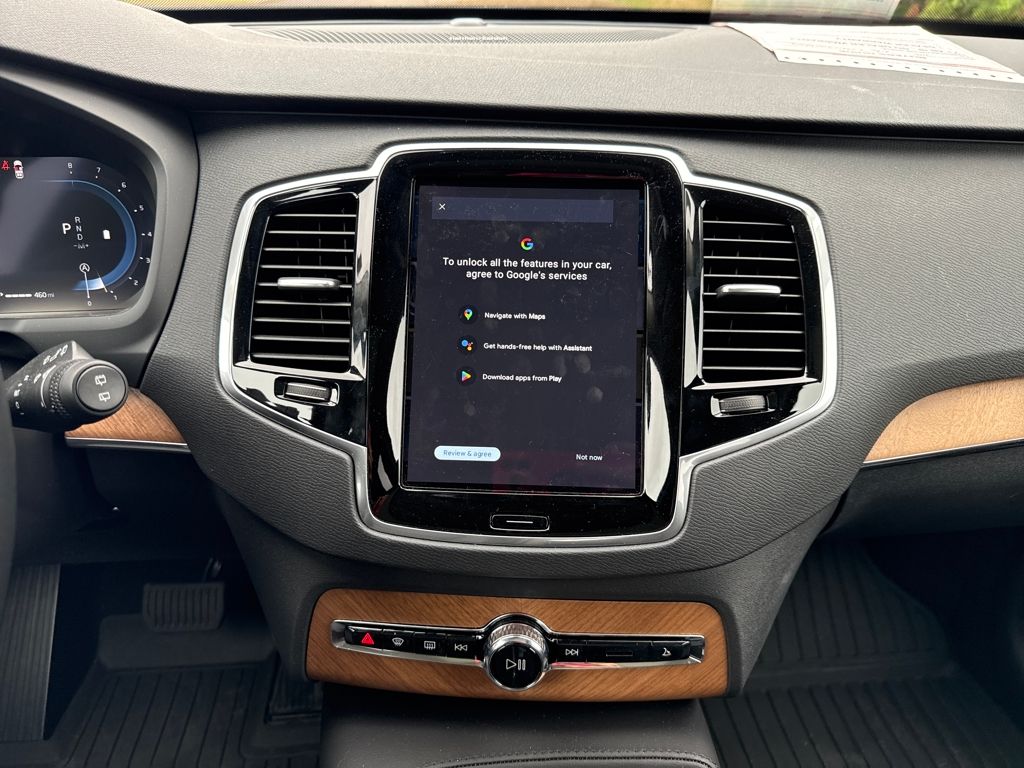 2025 Volvo XC90 Plus photo 22
