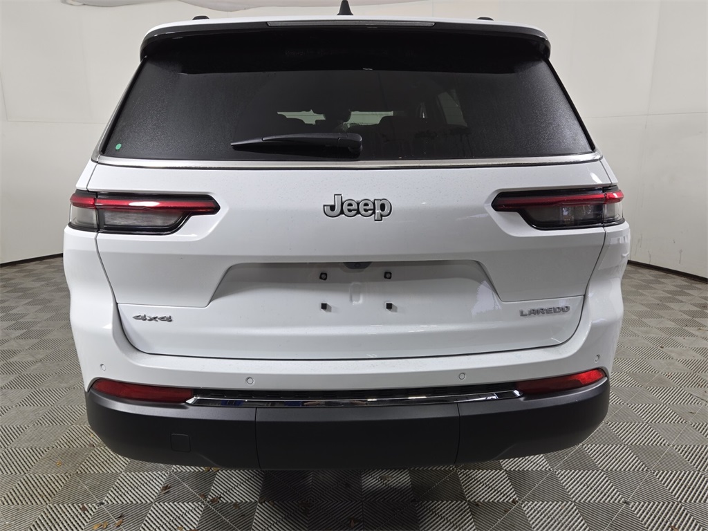 2025 Jeep Grand Cherokee Laredo photo 9