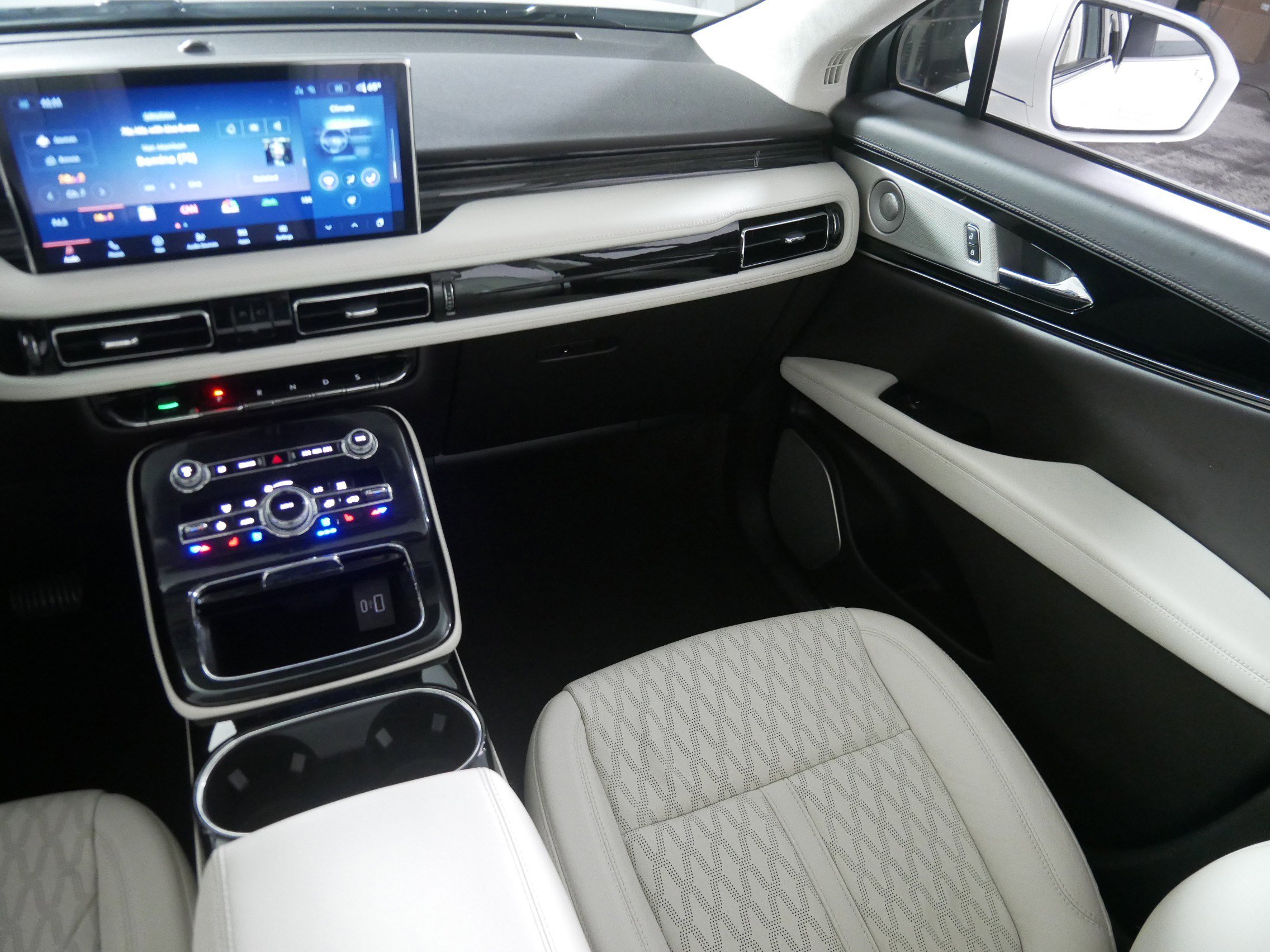 2022 Lincoln Nautilus Black Label photo 11