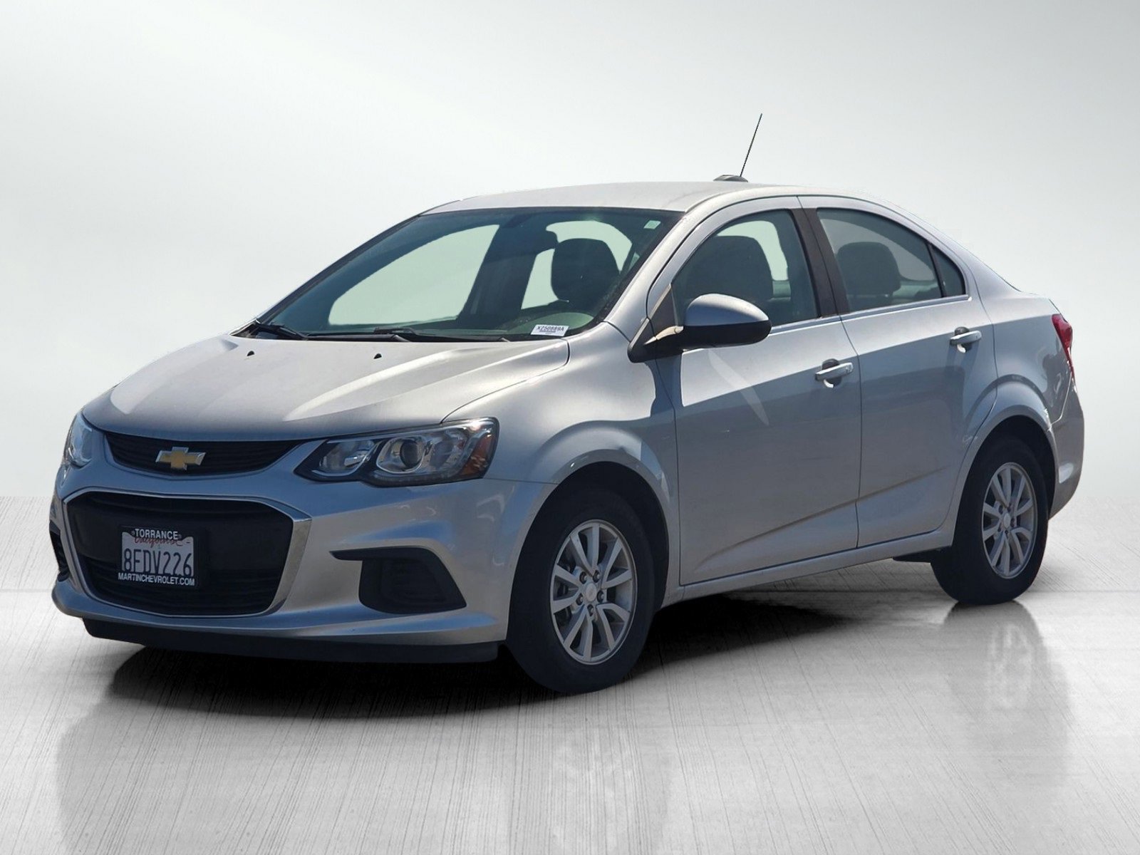 2018 Chevrolet Sonic LT photo 3