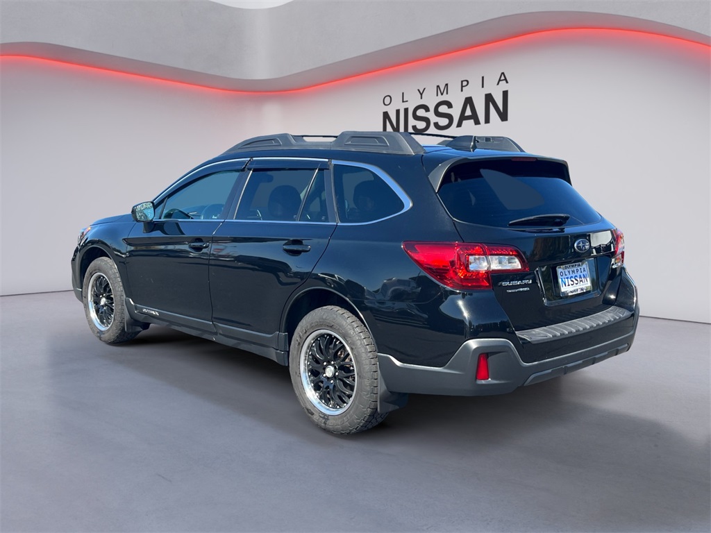 2018 Subaru Outback 2.5i Premium photo 3