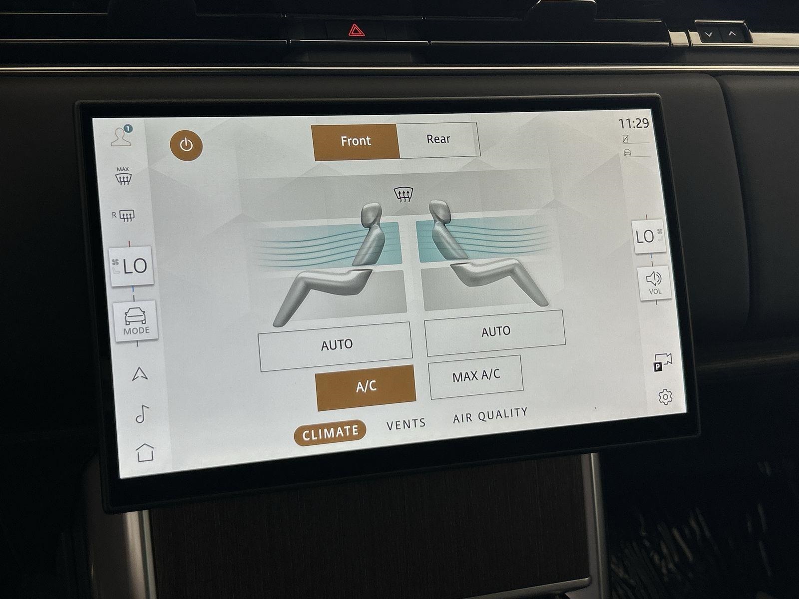 2025 Land Rover Range Rover SE photo 14