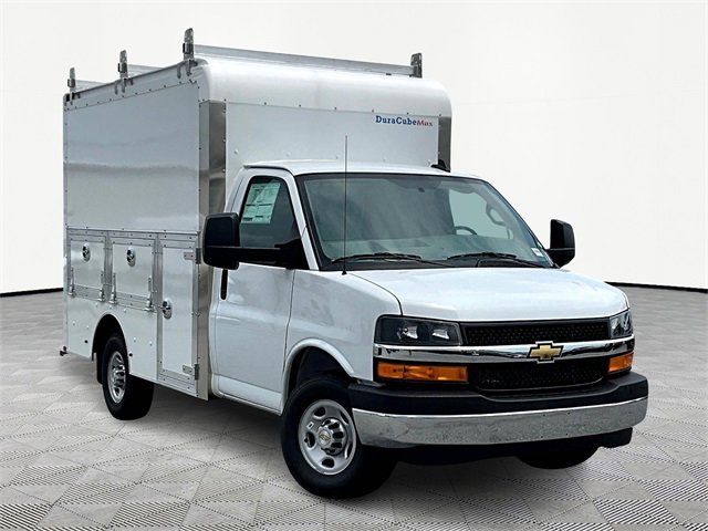 2025 Chevrolet Express Cutaway Base's photo