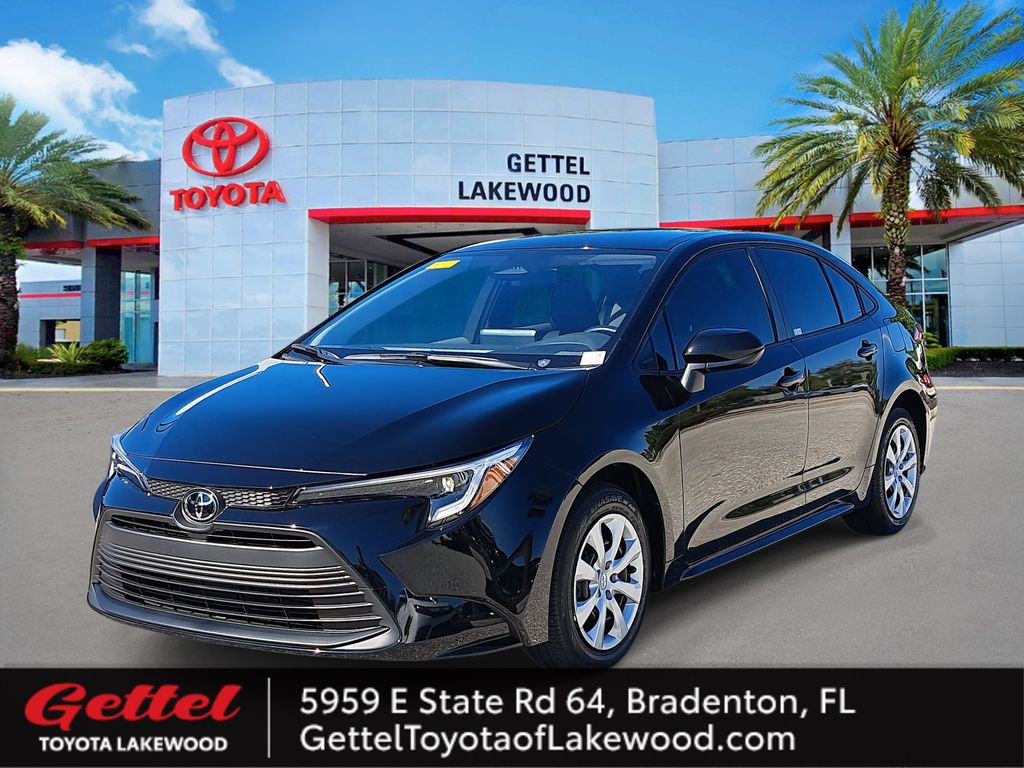 2026 Toyota Corolla LE's photo
