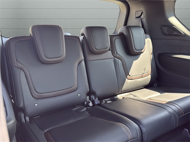 2025 Nissan Armada SL photo 28