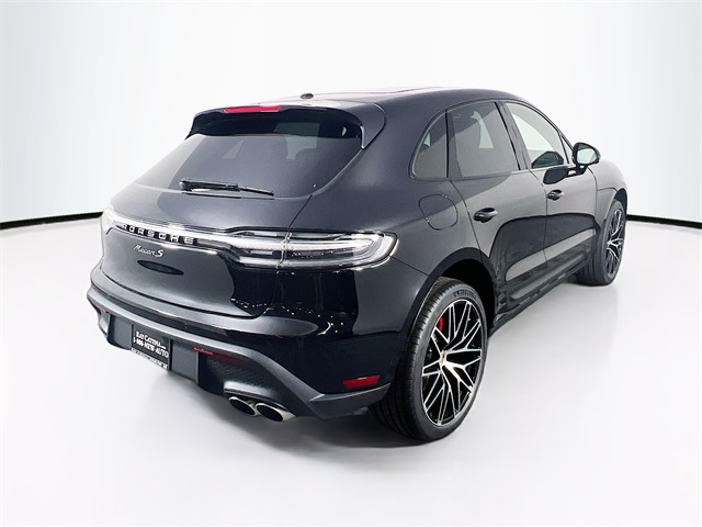 2025 Porsche Macan S photo 9