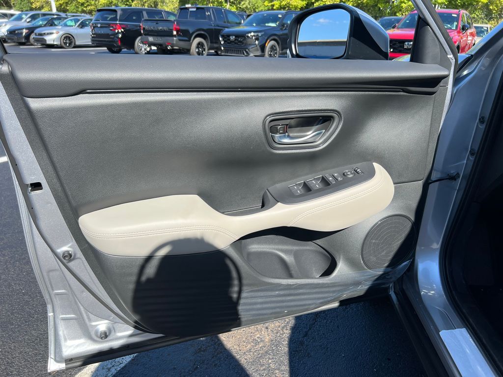 2026 Honda HR-V LX photo 14