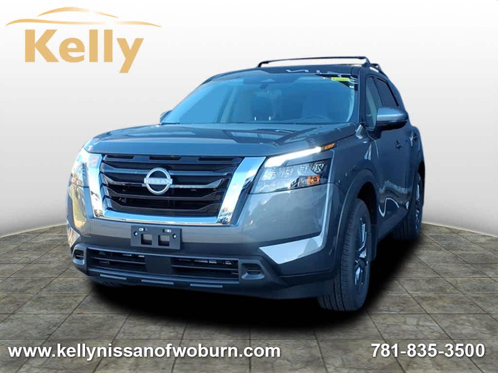 2025 Nissan Pathfinder SV's photo
