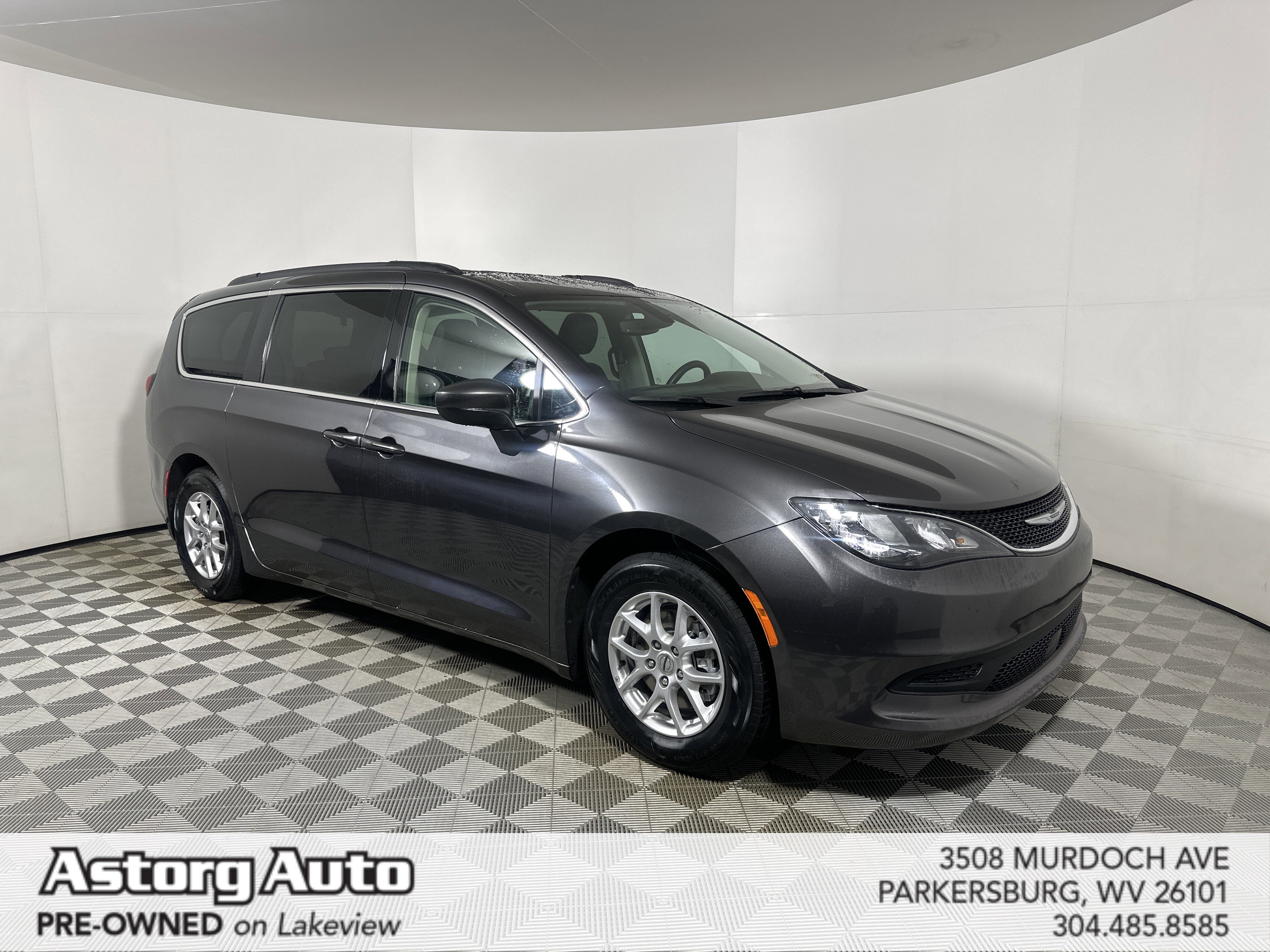 2021 Chrysler Voyager's photo