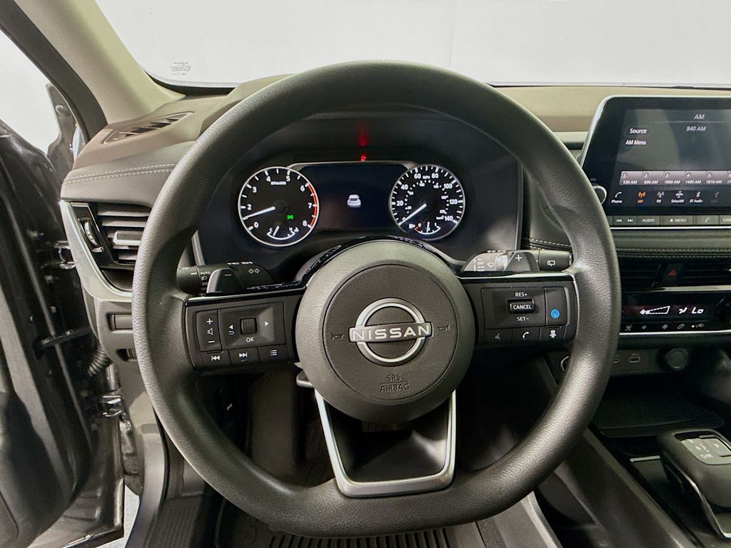 2022 Nissan Rogue SV photo 11