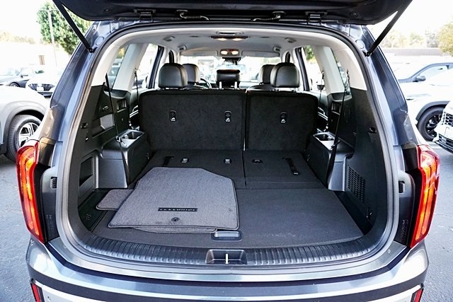 2024 Kia Telluride LX photo 9