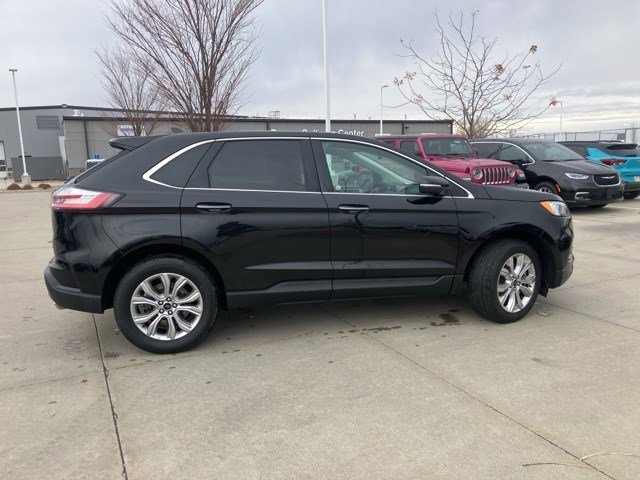 2024 Ford Edge Titanium photo 4