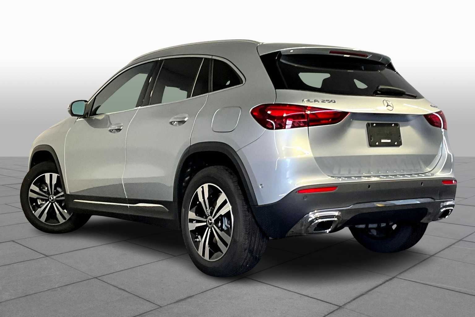 2026 Mercedes Benz GLA 250 4MATIC photo 3