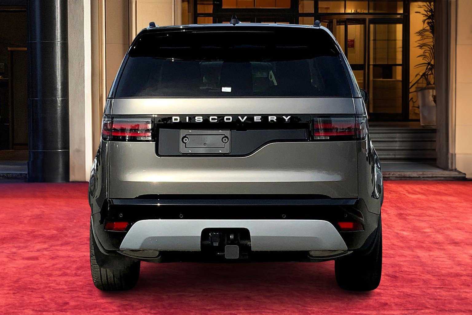 2025 Land Rover Discovery Metropolitan Edition photo 4