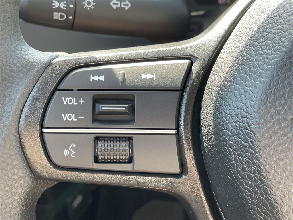 2025 Honda Accord LX photo 22