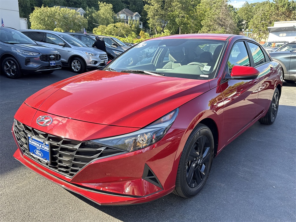 2023 Hyundai Elantra SEL photo 7