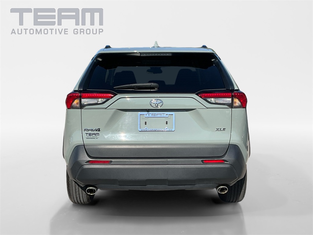 2023 Toyota RAV4 XLE photo 3