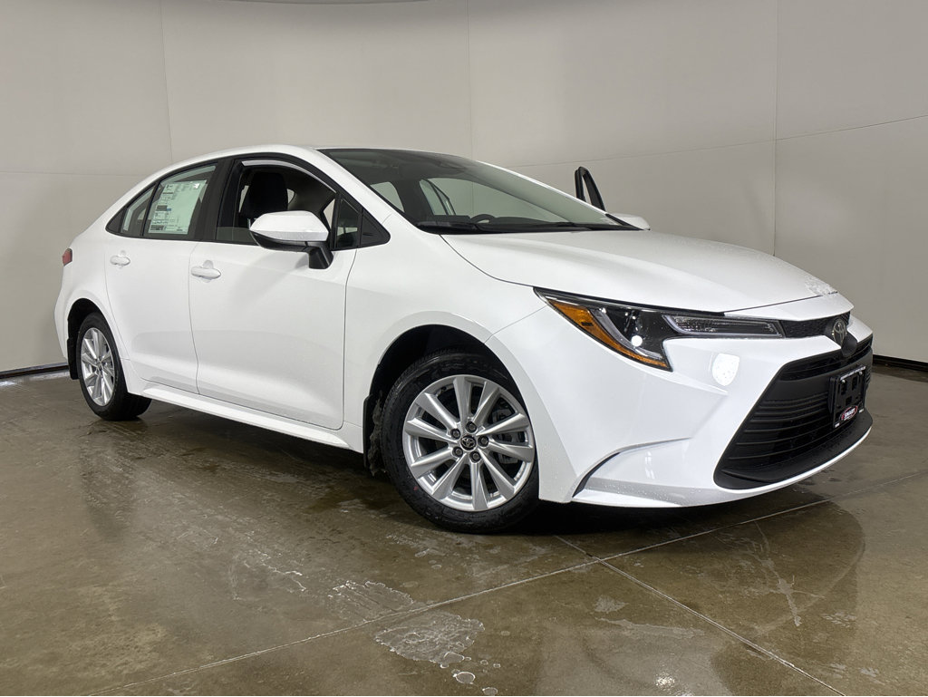 2026 Toyota Corolla LE's photo