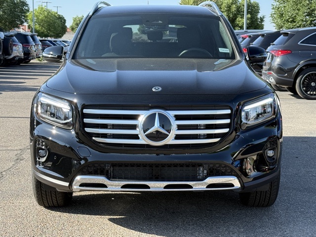 2025 Mercedes Benz GLB 250 photo 3