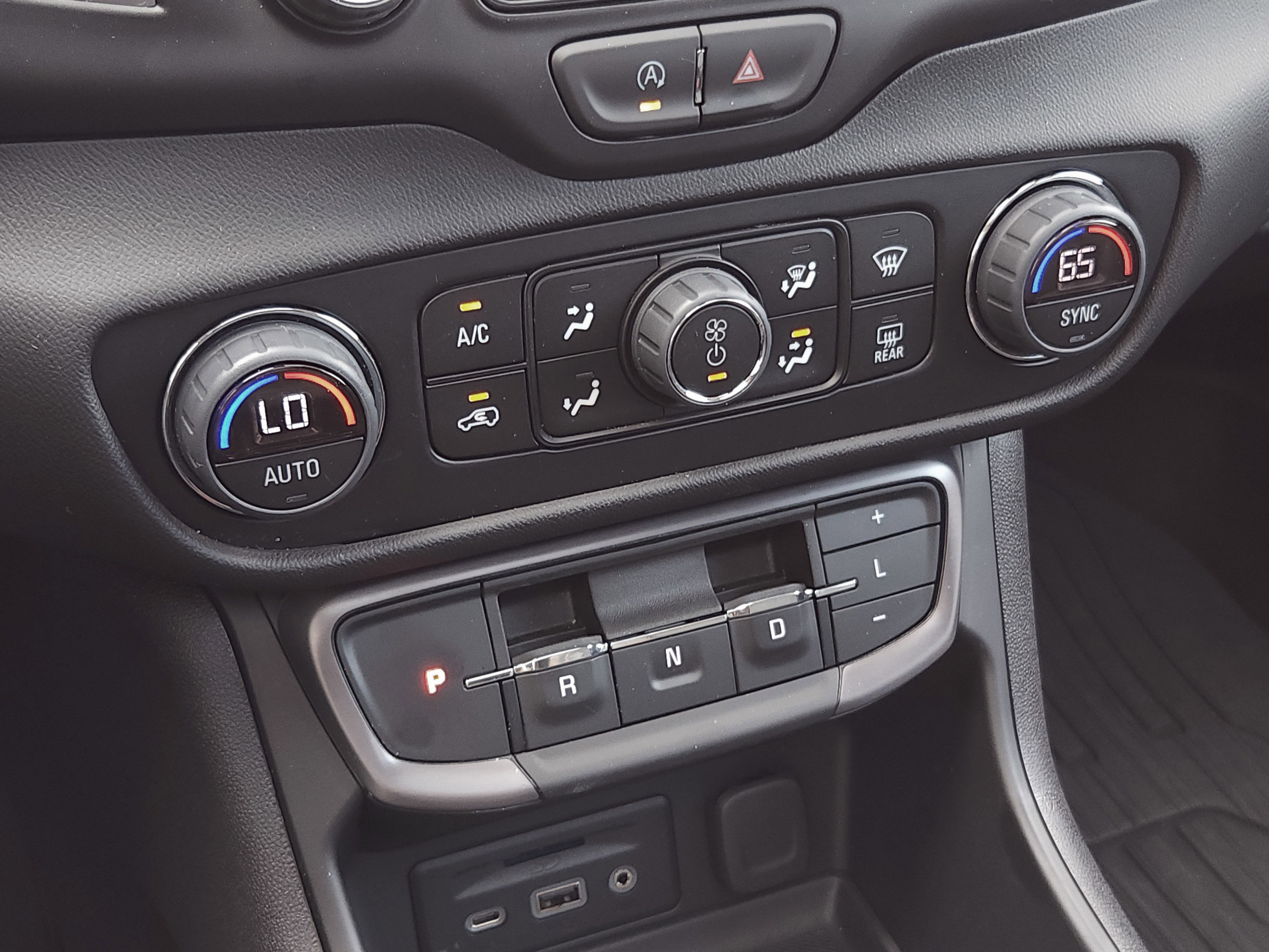 2024 Gmc Terrain AT4 photo 9