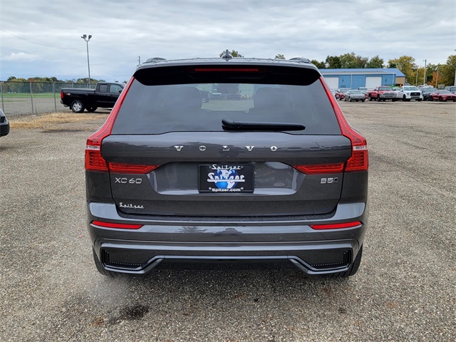 2024 Volvo XC60 B5 Ultimate photo 2