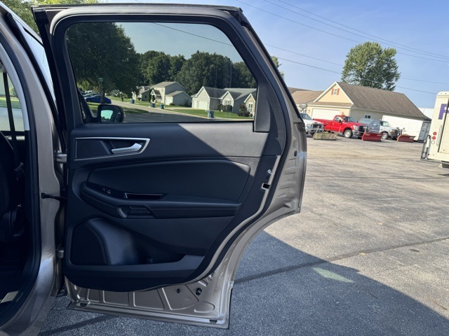 2020 Ford Edge SEL photo 23