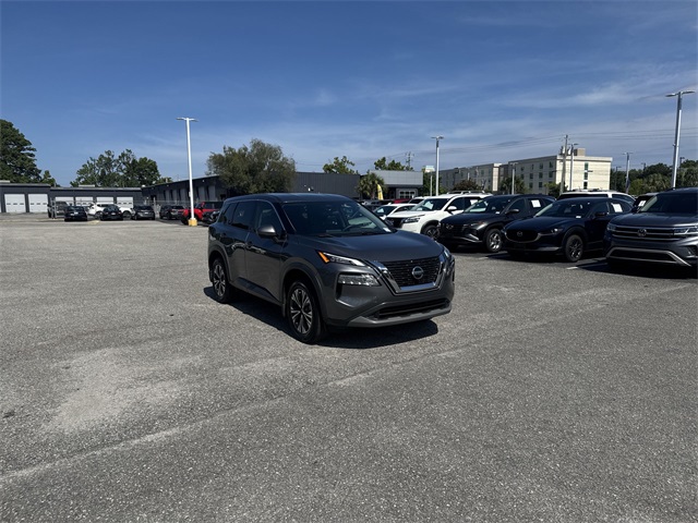 2021 Nissan Rogue SV photo 3