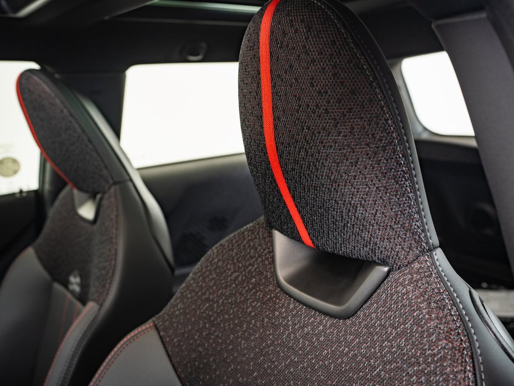 2025 Mini Cooper 2 Door Hardtop Iconic photo 18