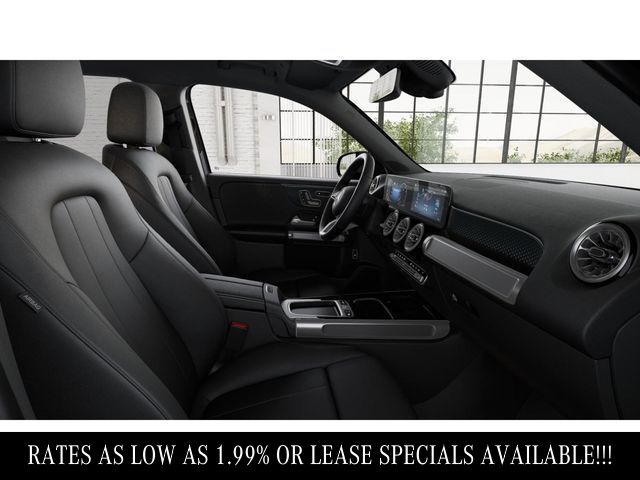 2025 Mercedes Benz GLB 250 4MATIC photo 3