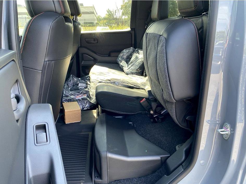2026 Nissan Frontier Crew Cab PRO-4X photo 17