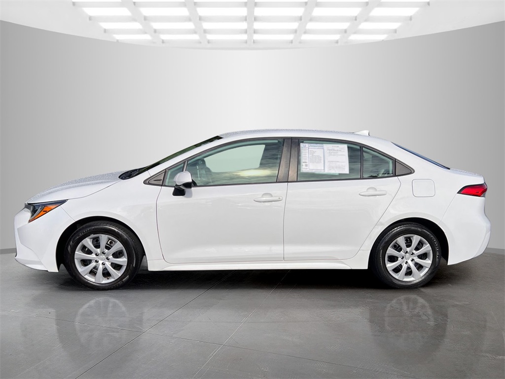 2020 Toyota Corolla LE photo 3