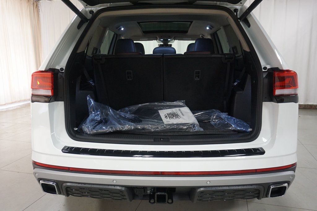 2025 Volkswagen Atlas Peak Edition SE photo 31