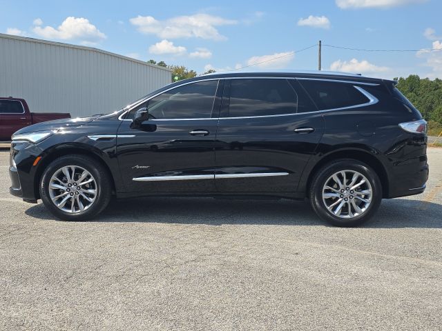 2023 Buick Enclave Avenir photo 2