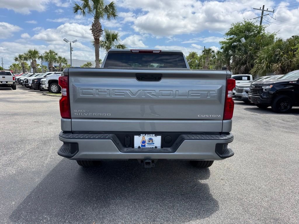 2025 Chevrolet Silverado 1500 Custom photo 5
